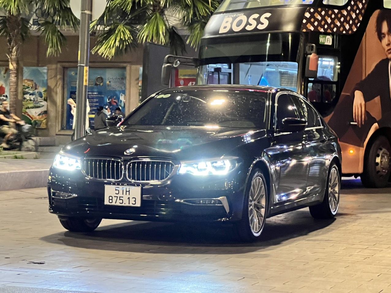 BMW 530i 2019 - Bản nhập khẩu full option