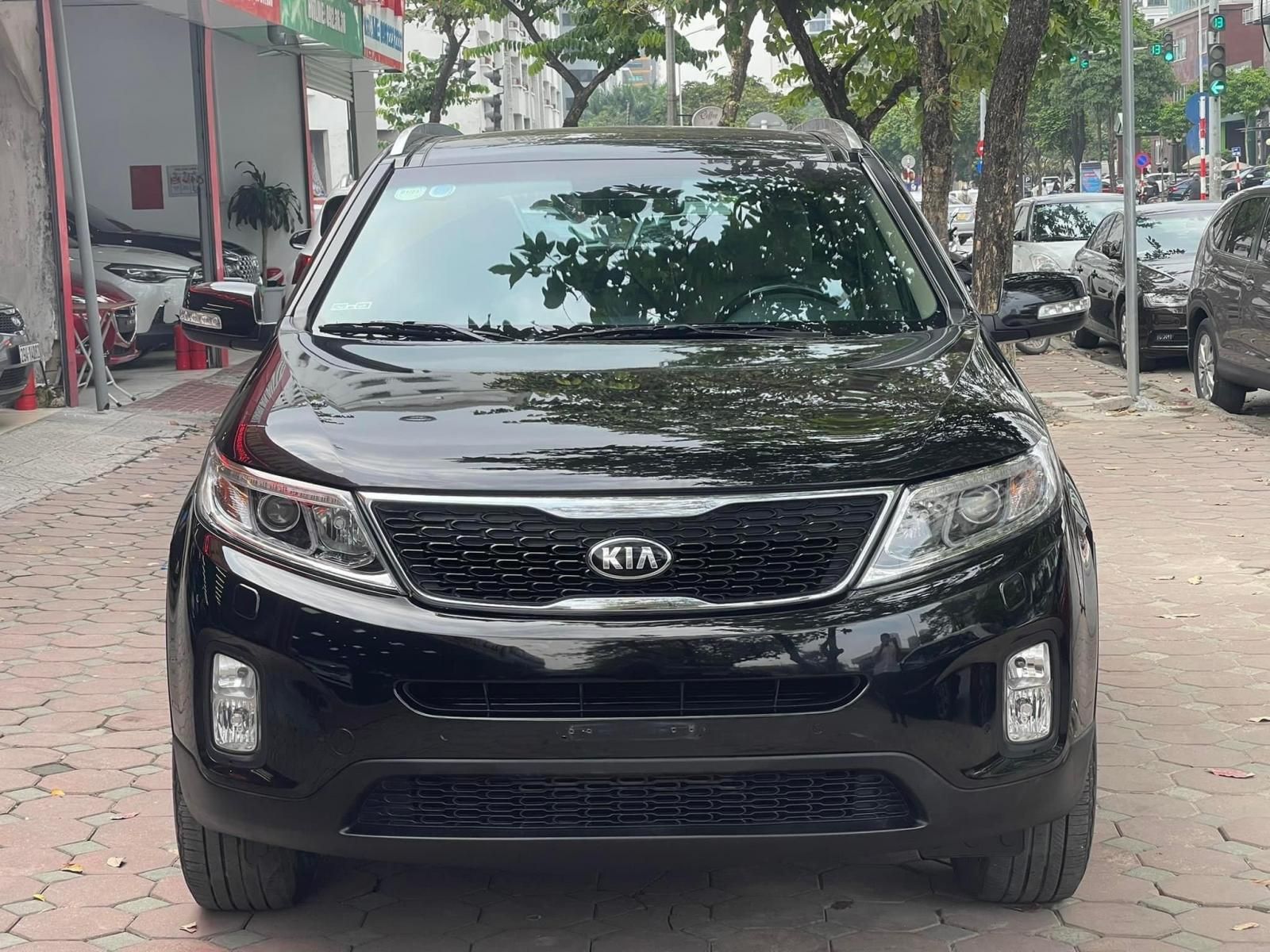 Kia Sorento 2018 - Màu đen, giá chỉ 715 triệu