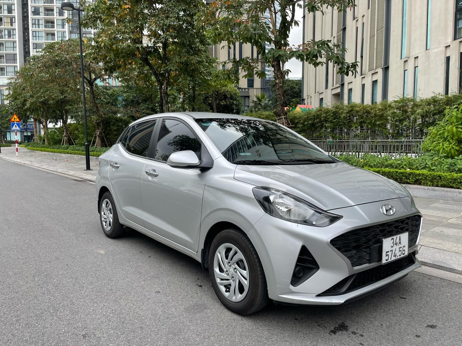 Hyundai Grand i10 2021 - Cần bán lại xe đăng ký 2021 chính chủ giá 395tr