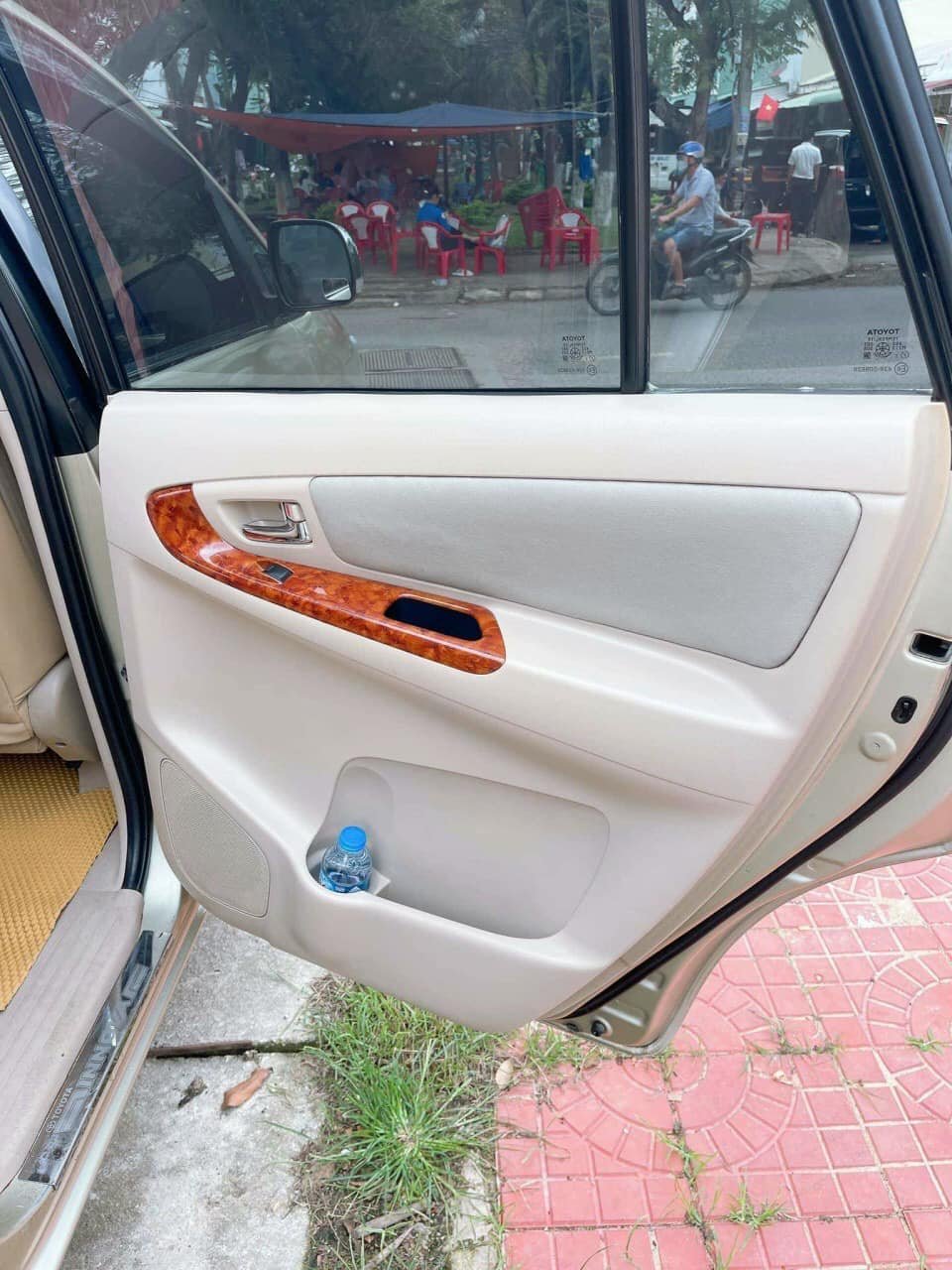 Toyota Innova 2007 - Màu vàng xe gia đình