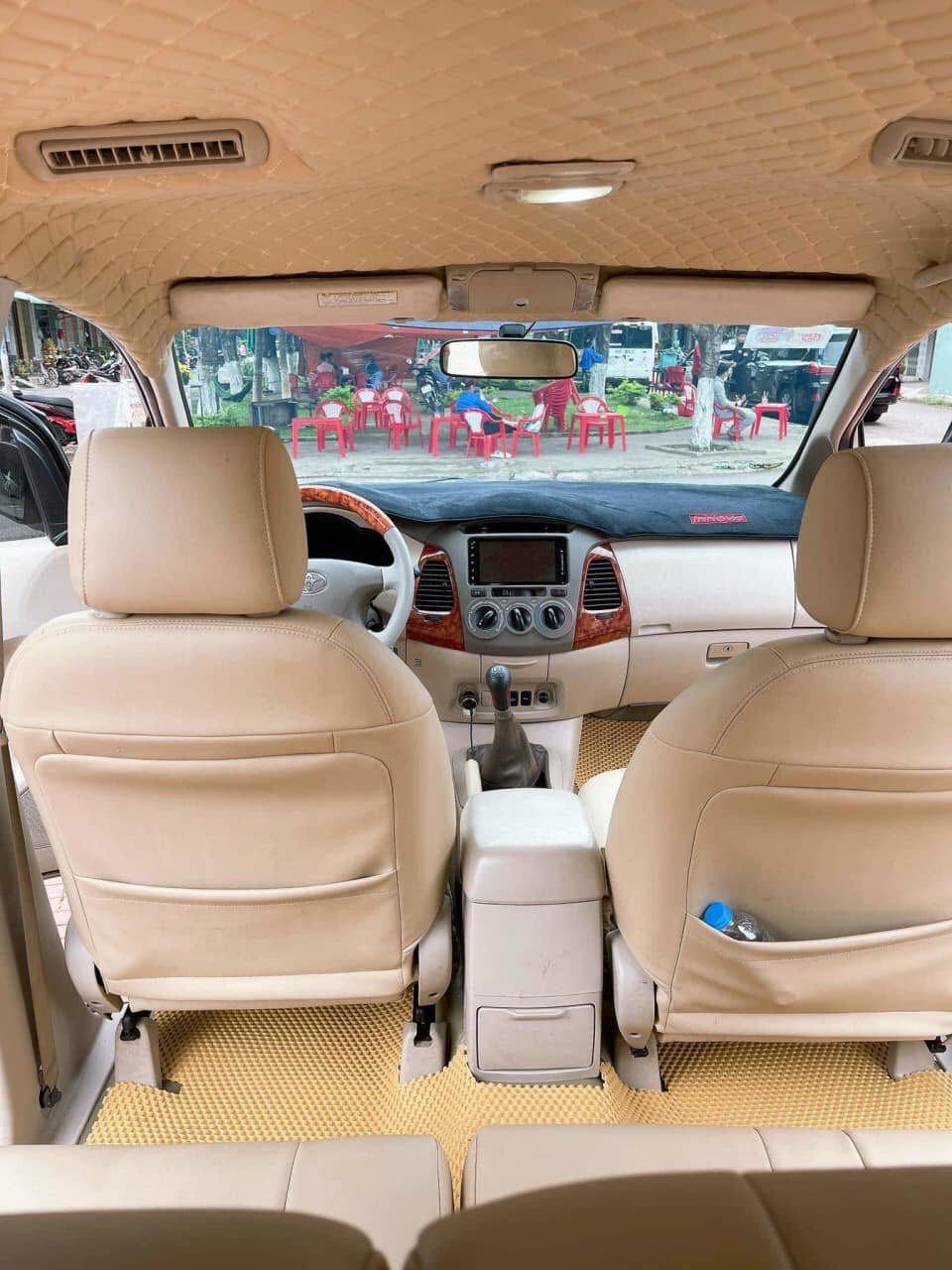 Toyota Innova 2007 - Màu vàng xe gia đình