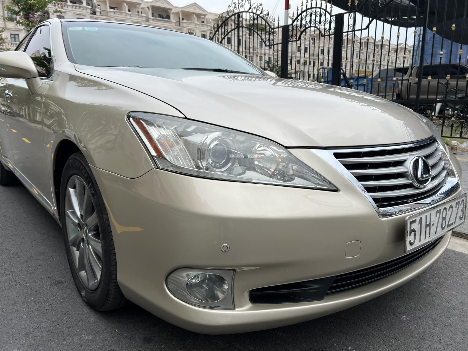 Lexus ES 350 2010 - Xe zin từ đầu đến đuôi