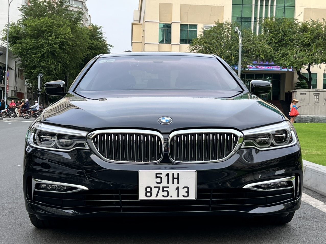 BMW 530i 2019 - Bản nhập khẩu full option