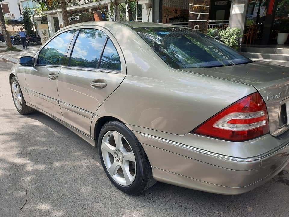 Mercedes-Benz C 240 2004 - Màu xám, nhập khẩu chính chủ