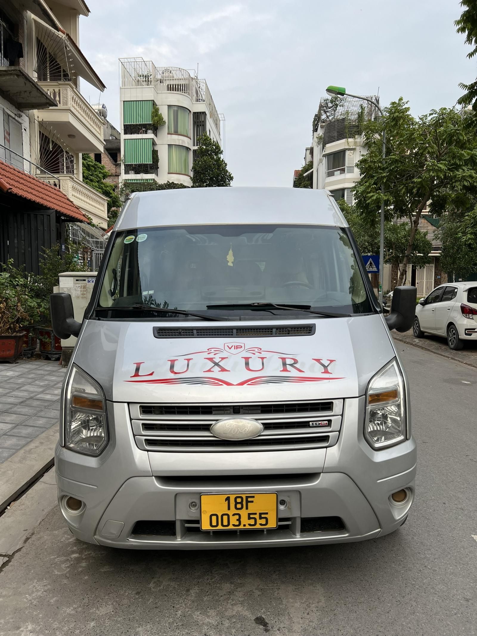 Ford Transit 2016 - Màu bạc