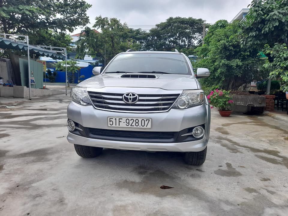 Toyota Fortuner 2016 - Màu bạc