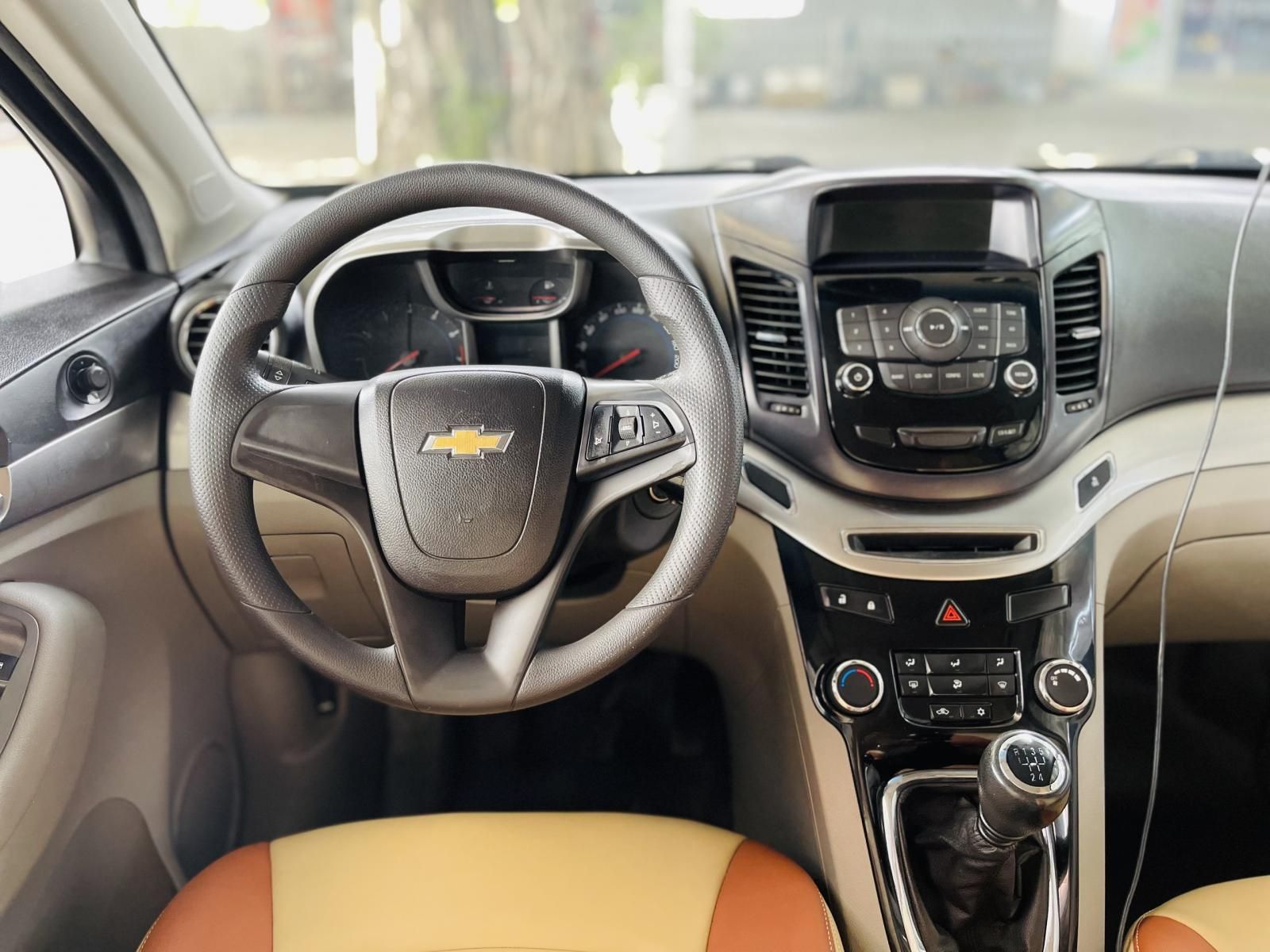 Chevrolet Orlando 2011 - Miễn phí 100% thuế trước bạ - Tặng ngay 1 miếng vàng thần tài khi mua xe trong tháng