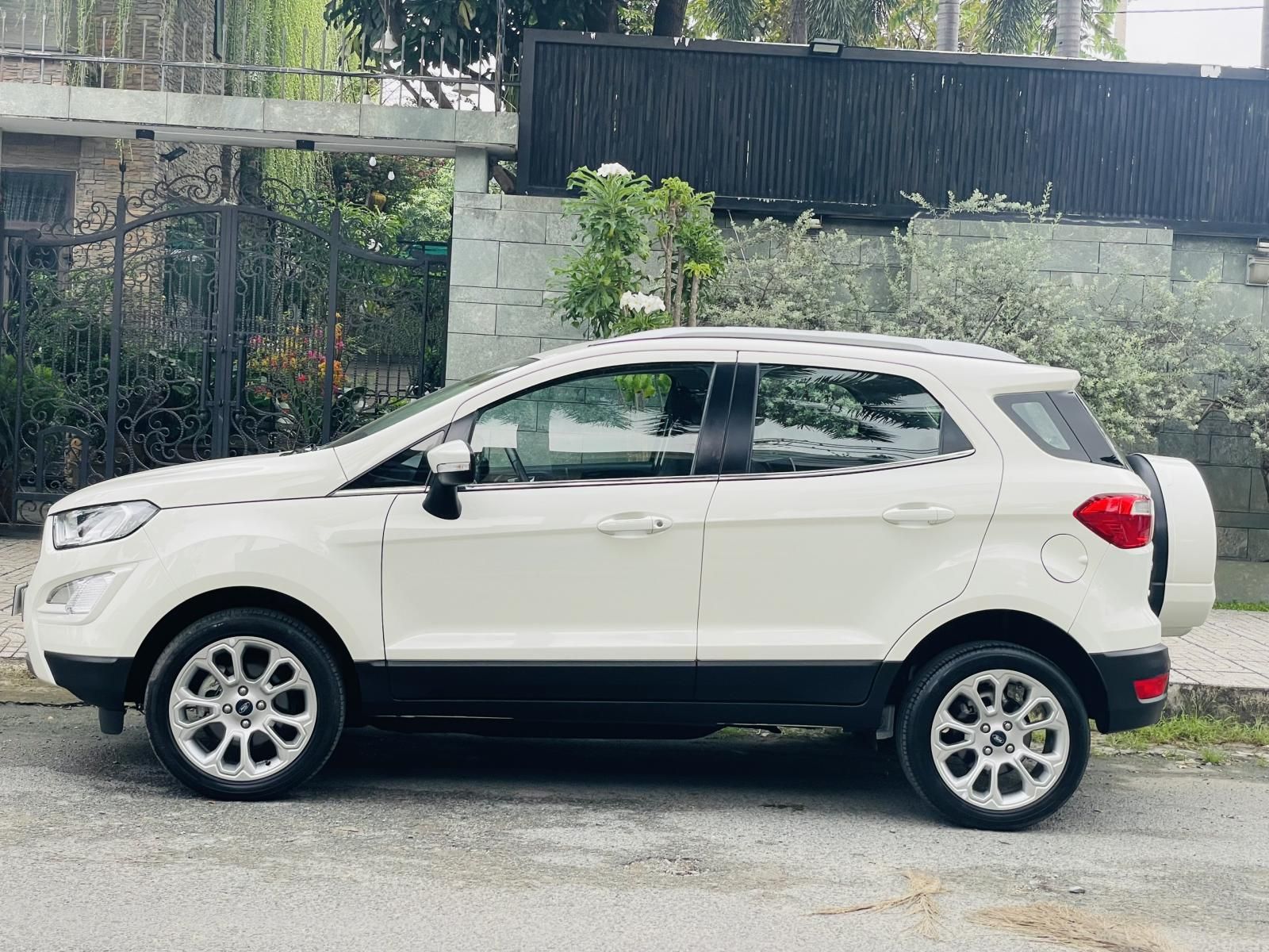 Ford EcoSport 2018 - Lướt 7.700km bstp còn mới cứng