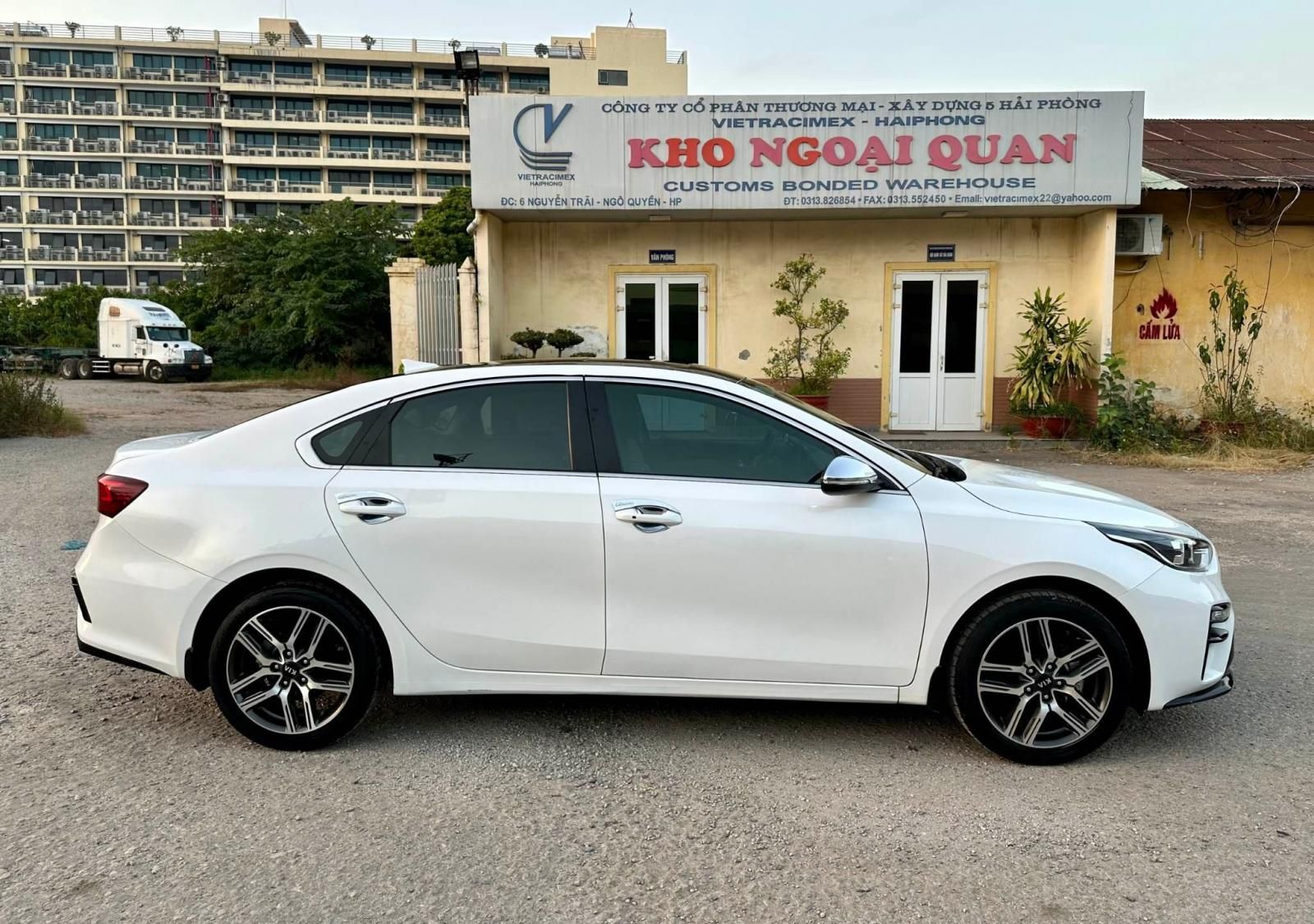 Kia Cerato 2019 - Màu trắng giá hữu nghị