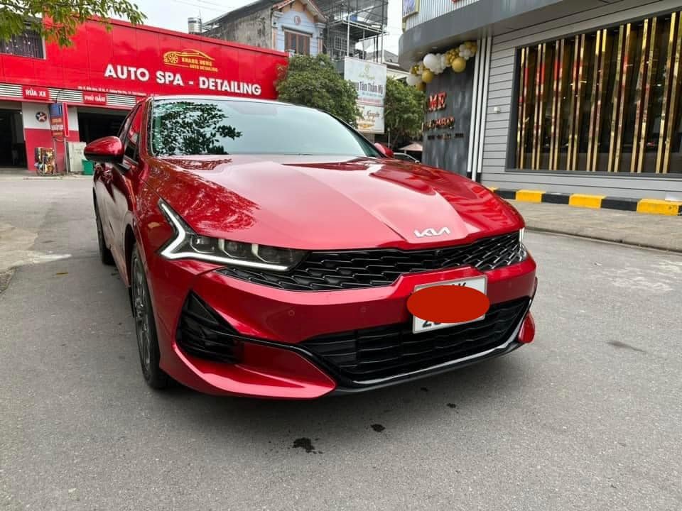 Kia K5 2022 - Xe màu đỏ, 980tr