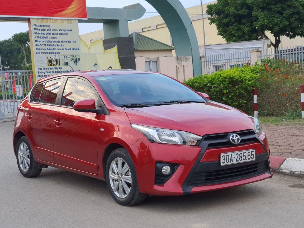 Toyota Yaris 2014 - Lốp zin theo xe