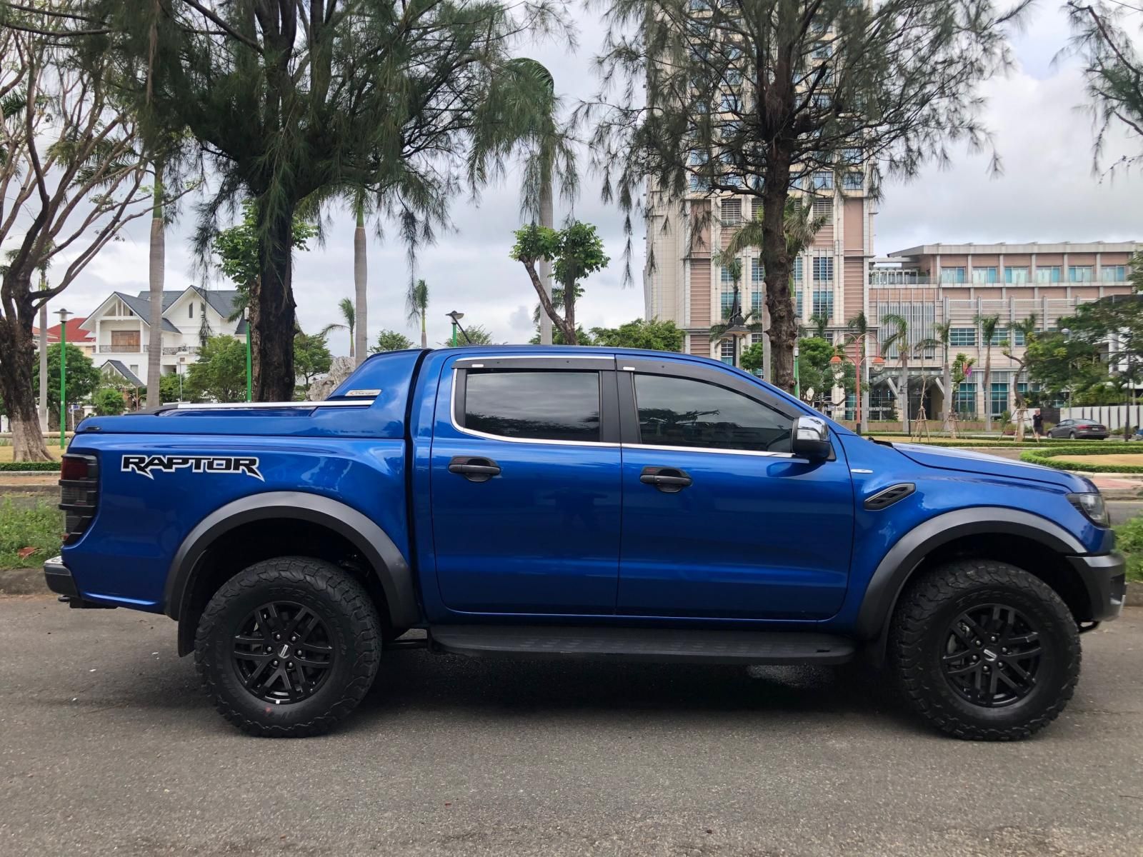 Ford Ranger Raptor 2018 - Màu xanh đẹp, giá hữu nghị