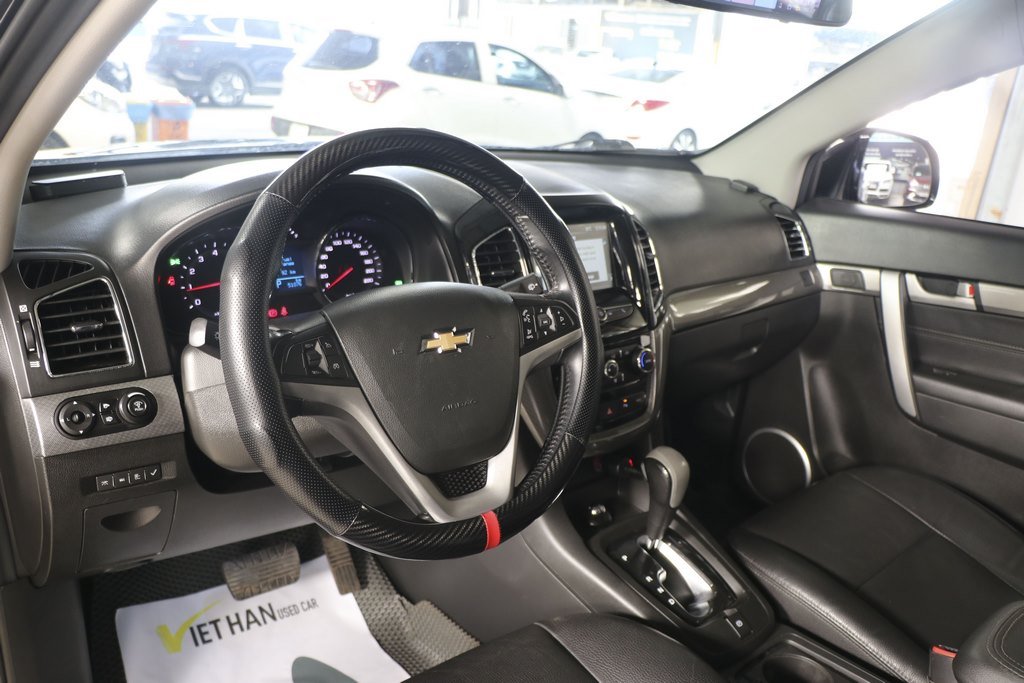 Chevrolet Captiva 2018 - Màu đen, giá 576tr