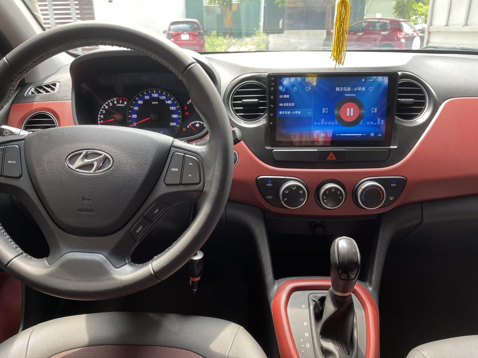 Hyundai Grand i10 2019 - Màu bạc, 350 triệu