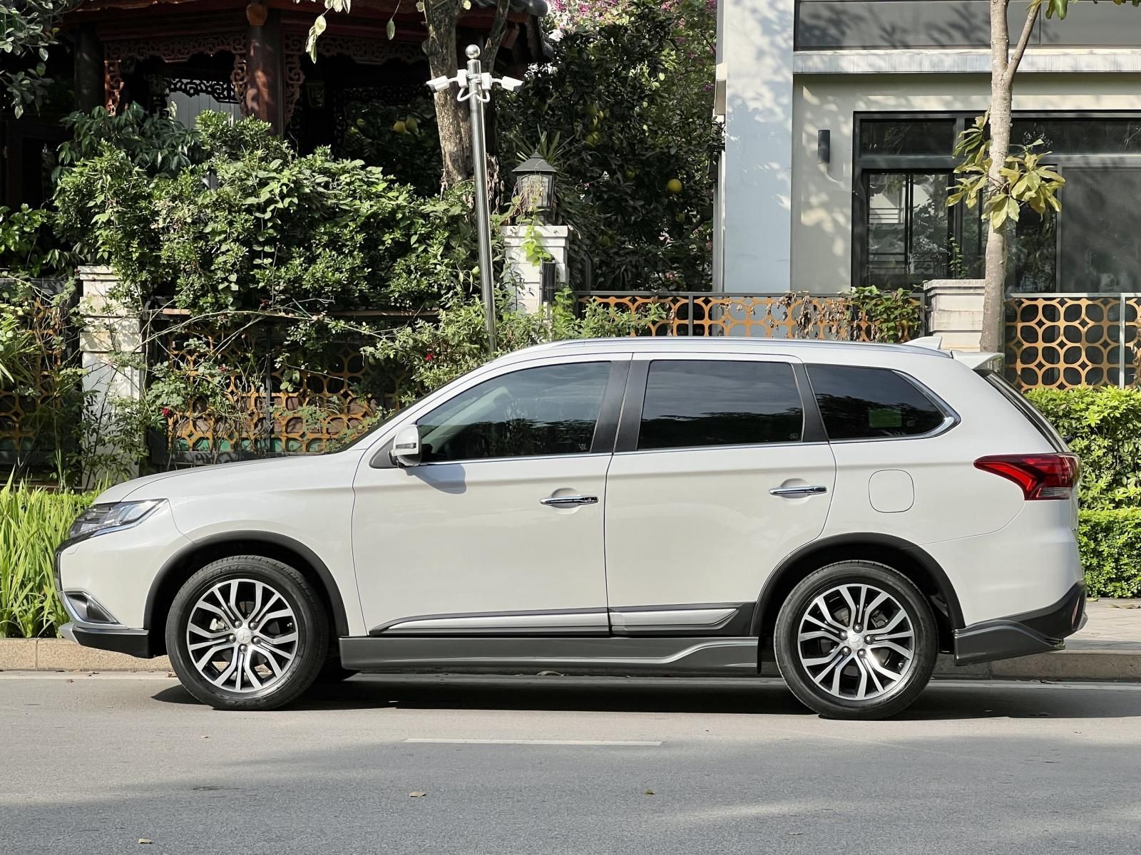 Mitsubishi Outlander 2019 - Cần bán lại xe năm sản xuất 2019