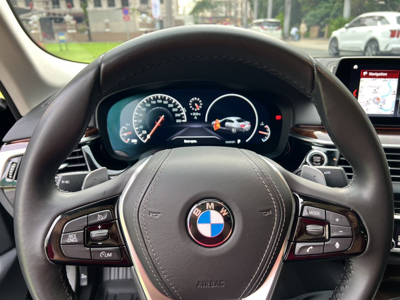 BMW 530i 2019 - Bản nhập khẩu full option