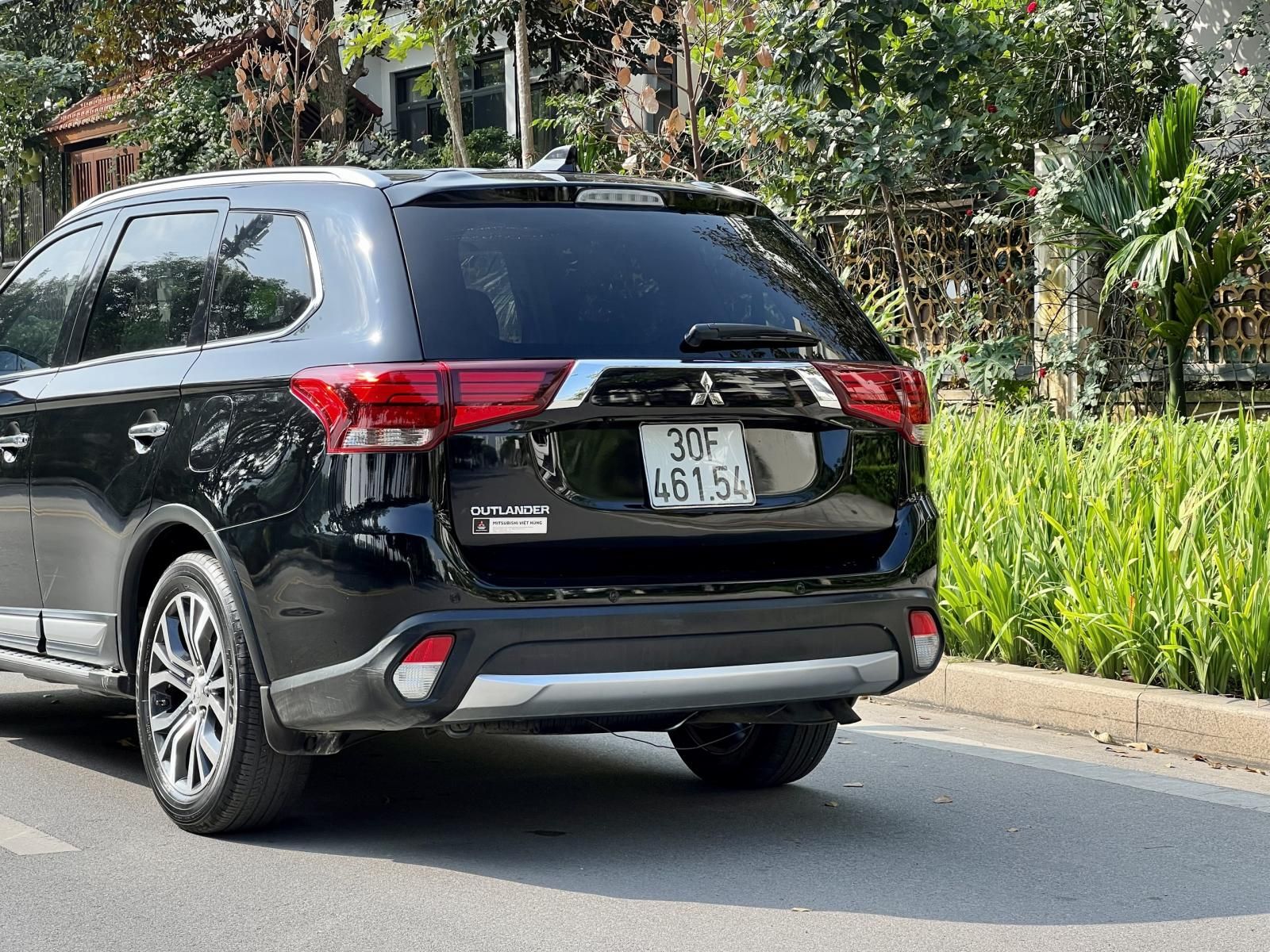 Mitsubishi Outlander 2018 - Cần bán lại xe sản xuất năm 2018 giá hữu nghị