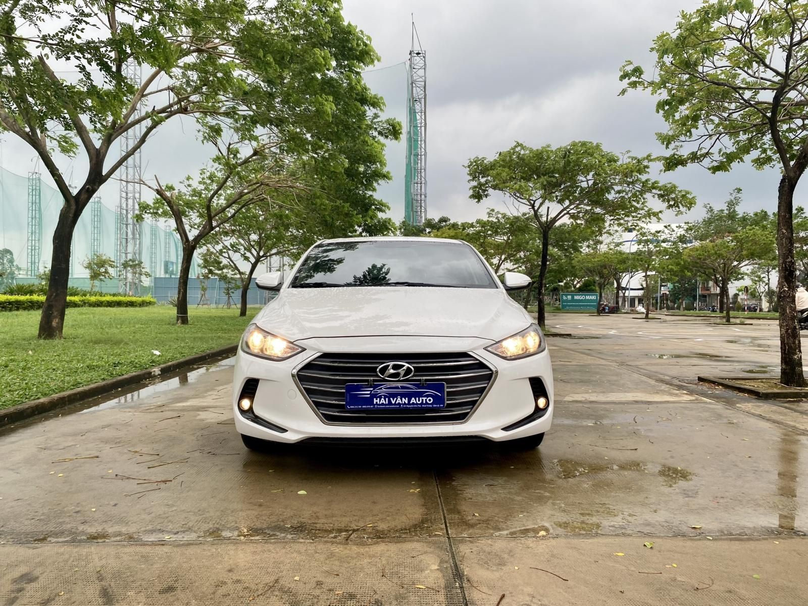 Hyundai Elantra 2018 - 1.6AT xe màu trắng, 529 triệu