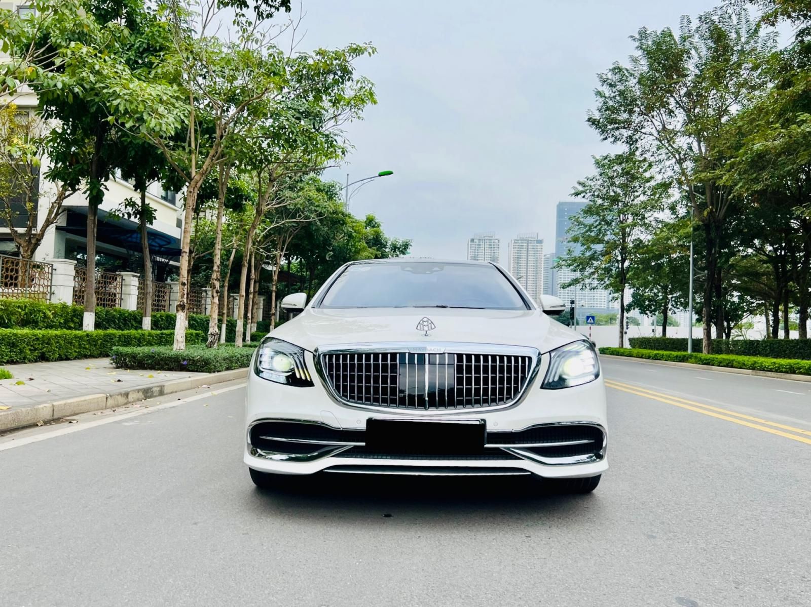 Mercedes-Benz Maybach S450 2017 - Trắng, nội thất kem, chạy 5 vạn siêu đẹp