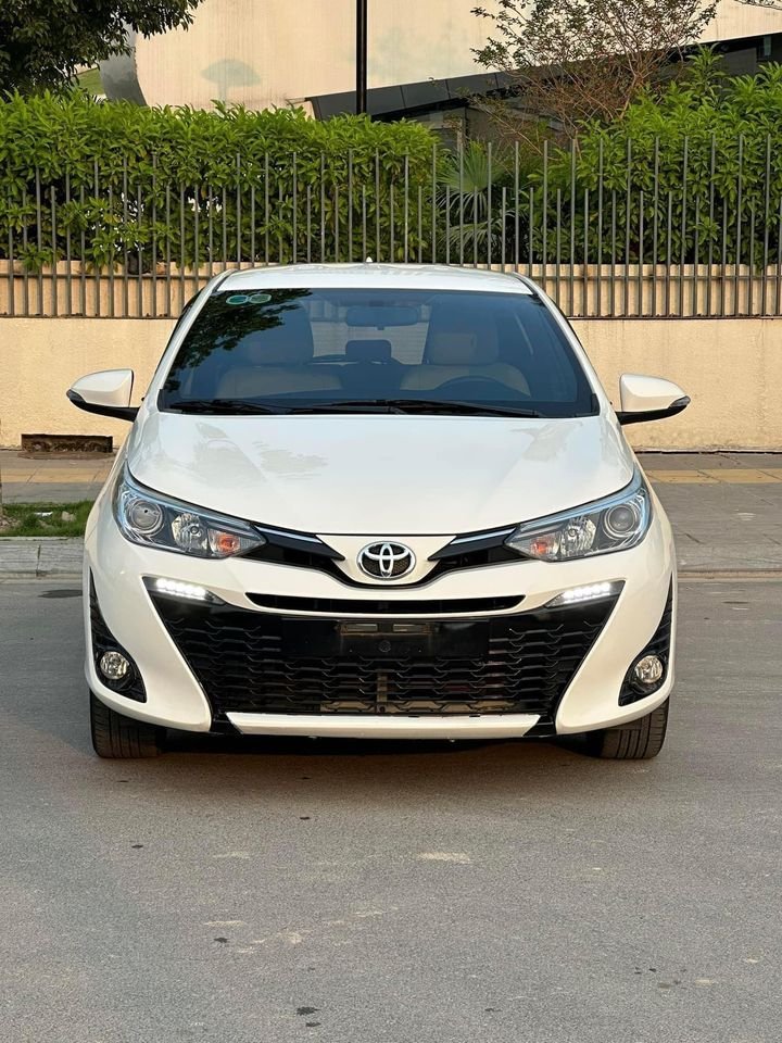 Toyota Yaris 2019 - Màu trắng, nhập khẩu, giá cực tốt