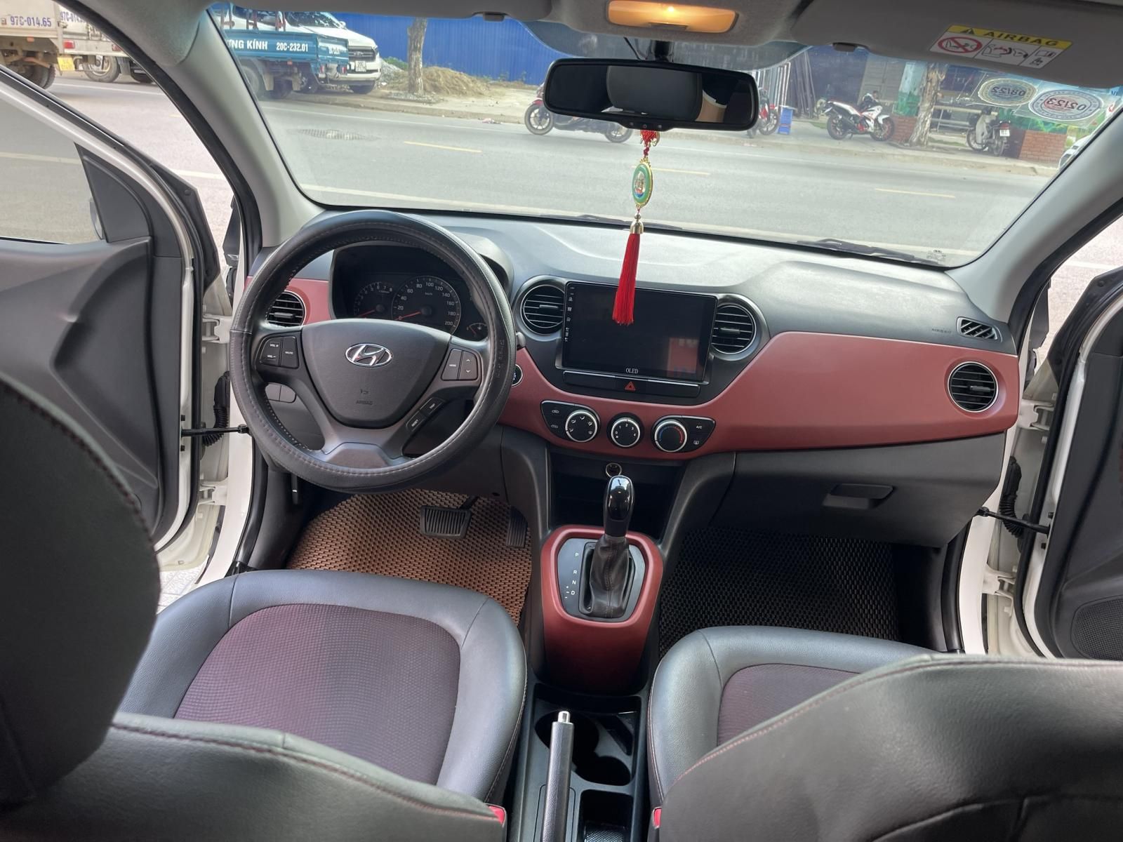 Hyundai Grand i10 2019 - Màu trắng, số tự động
