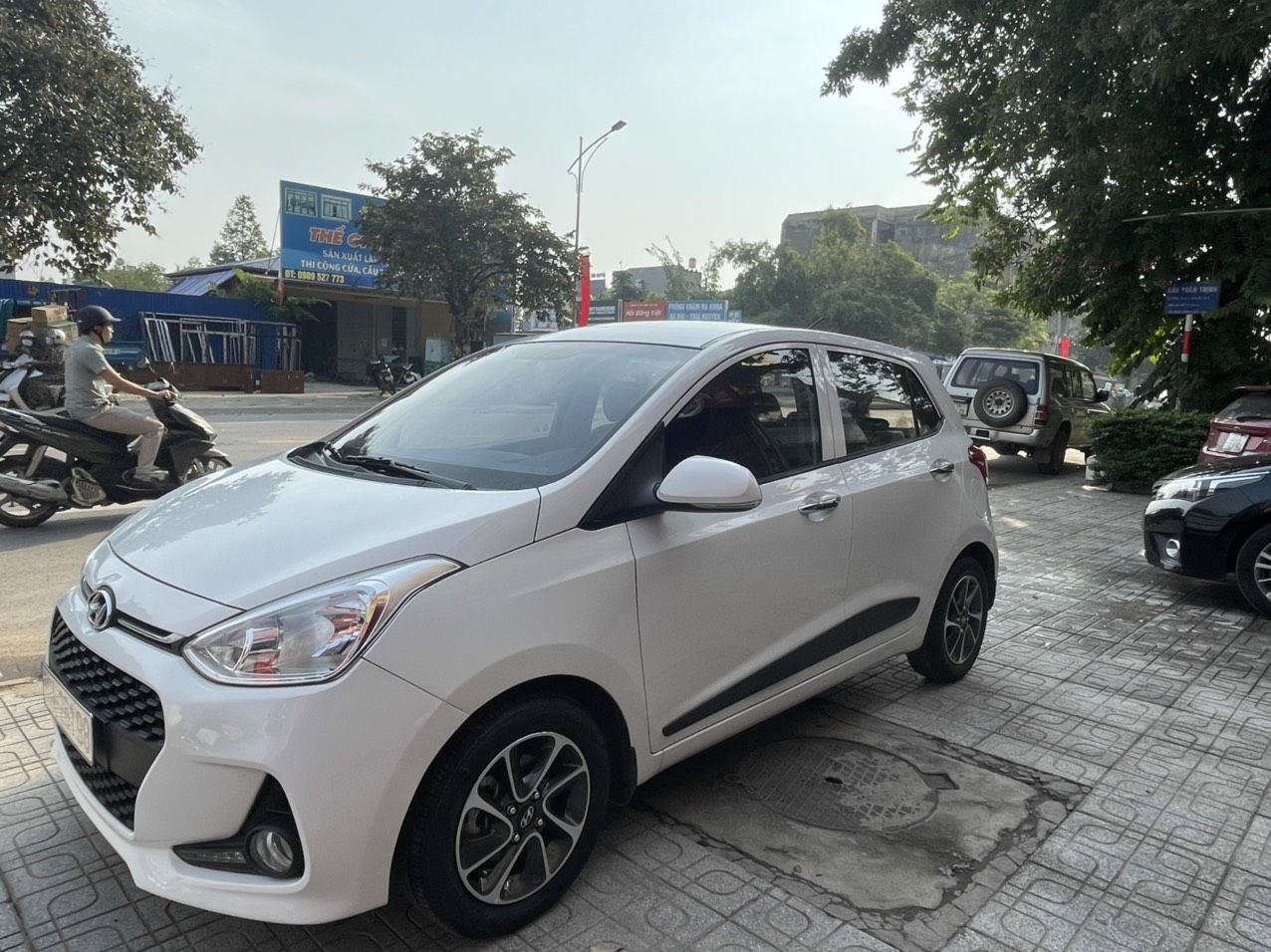 Hyundai Grand i10 2019 - Màu trắng, số tự động