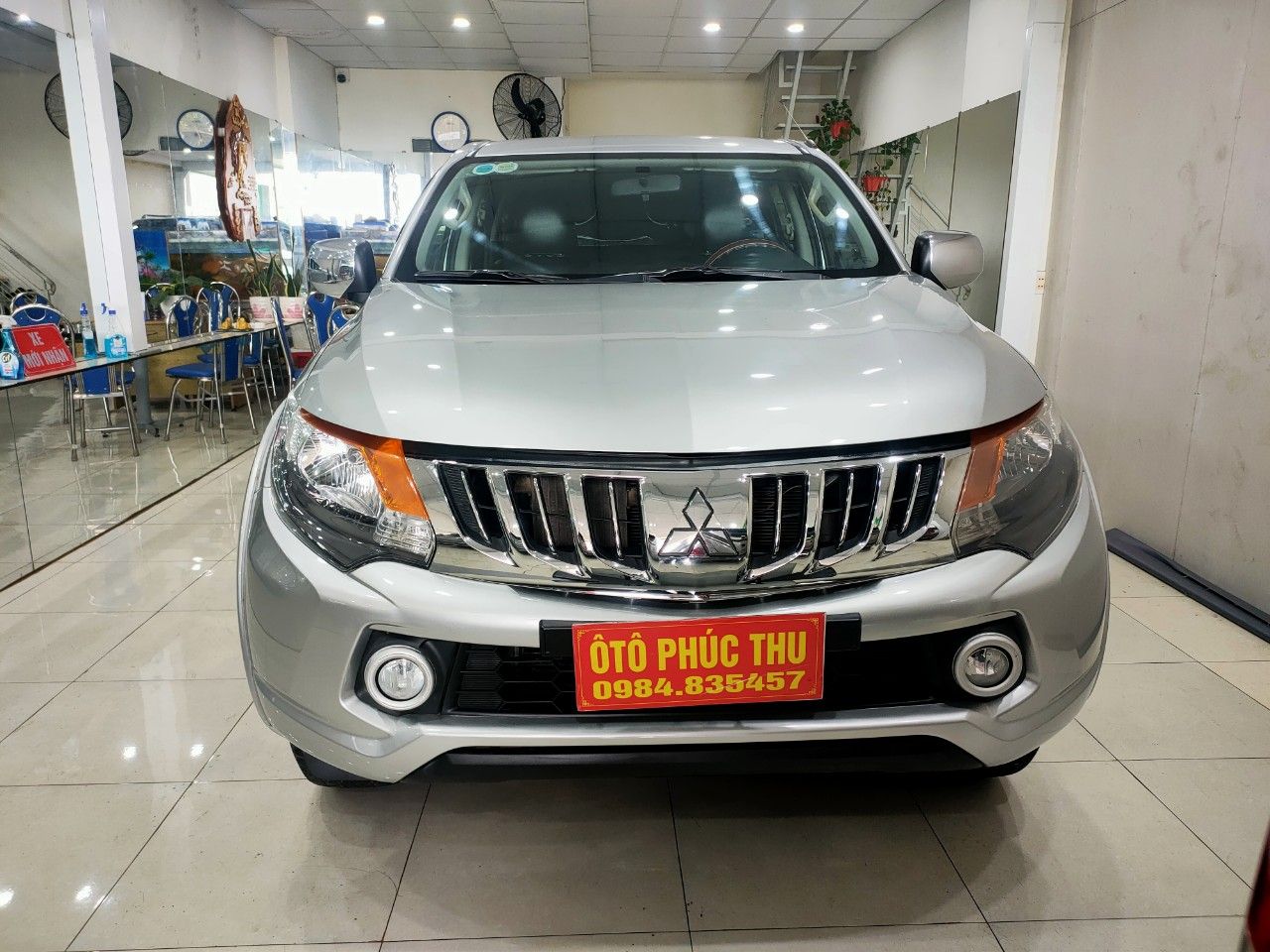 Mitsubishi Triton 2016 - Màu bạc, 445tr