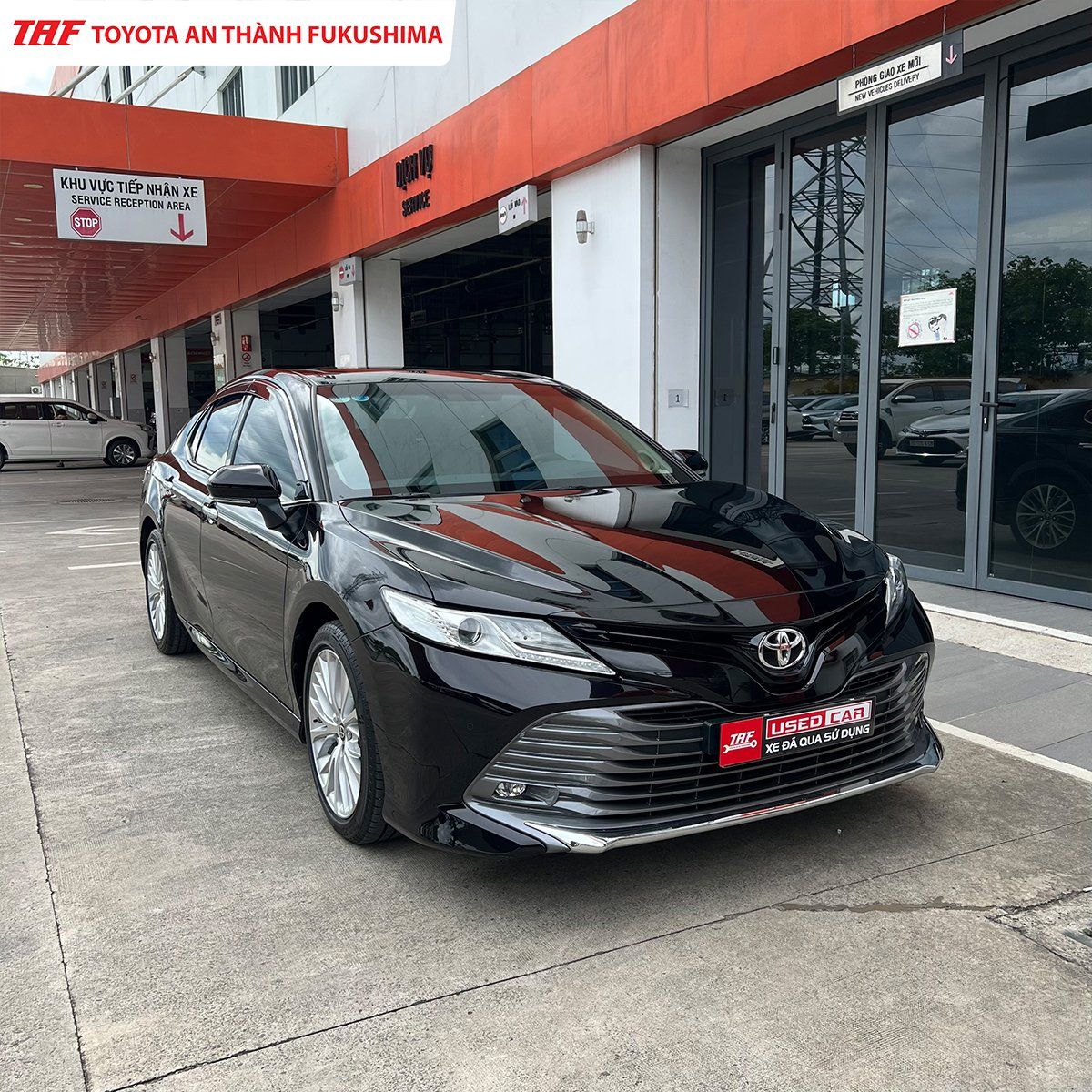 Toyota Camry 2020 - Màu đen - Biển số HCM