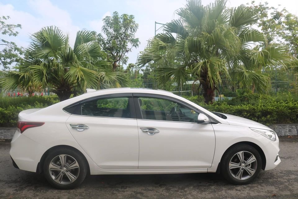 Hyundai Accent 2020 - Màu trắng, giá cực tốt