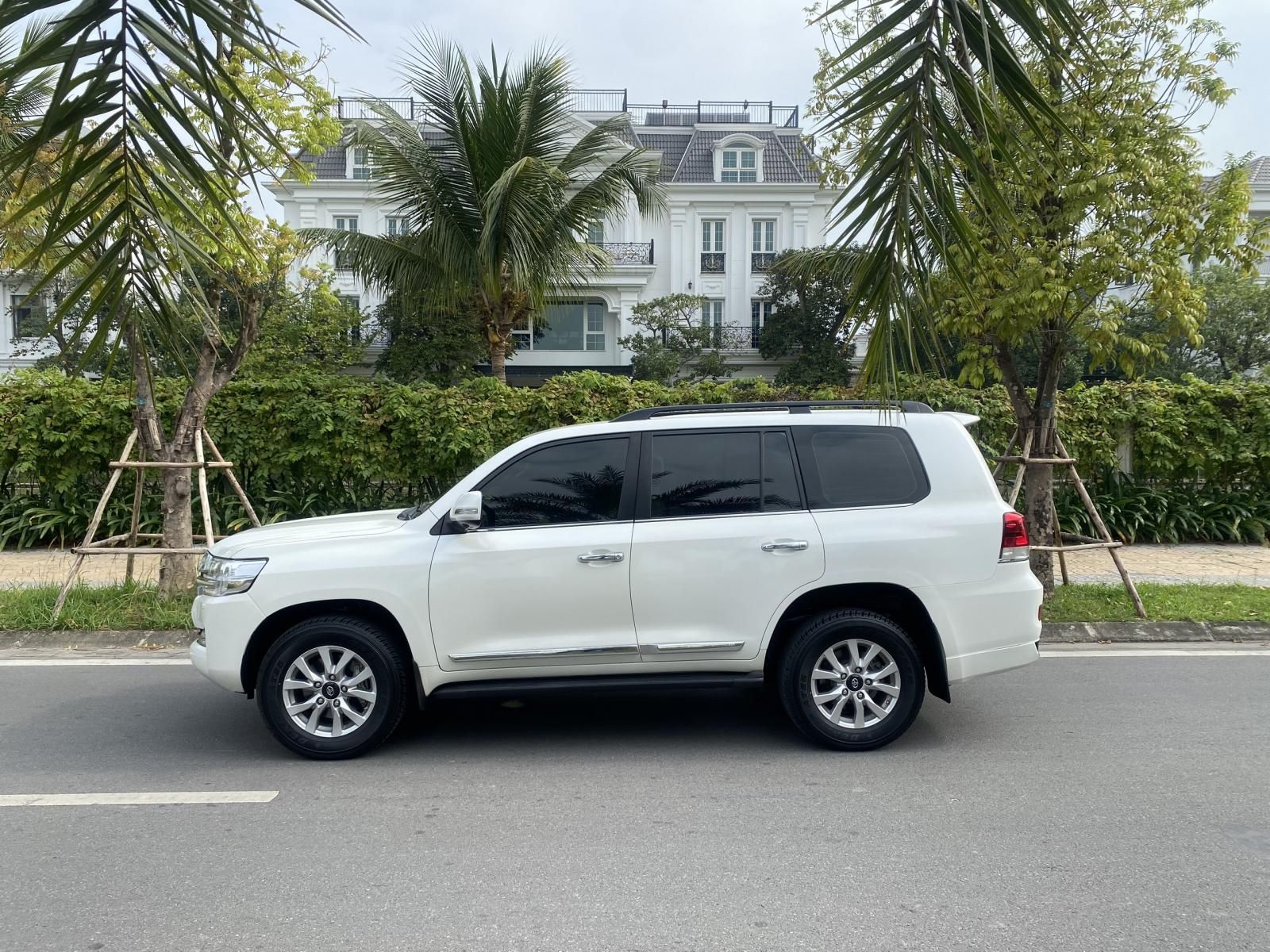 Toyota Land Cruiser 2016 - Hỗ trợ ngân hàng 70%