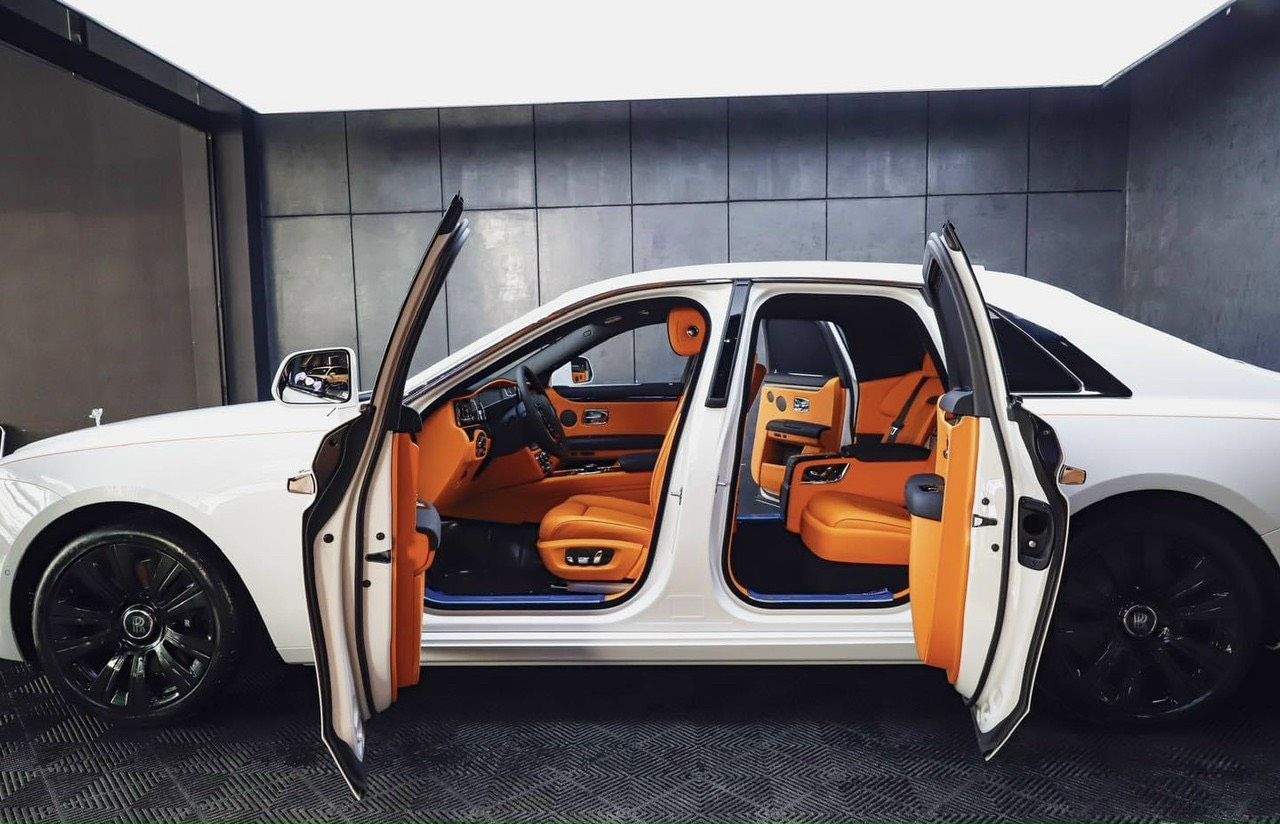 Rolls-Royce Ghost 2022 - Nội thất Hermes duy nhất trên thị trường