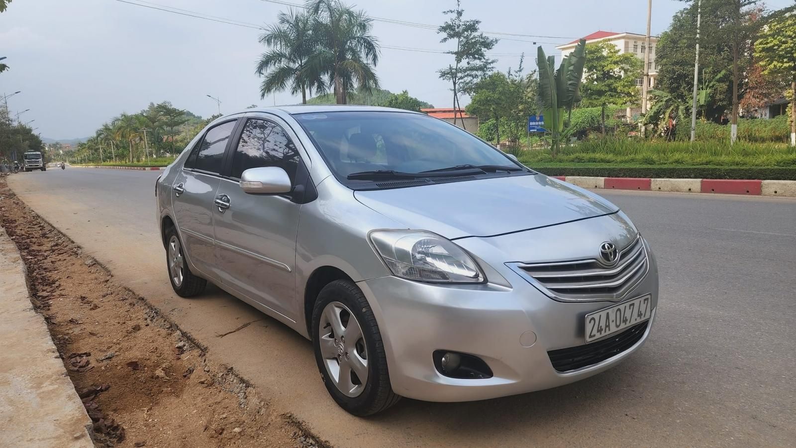 Toyota Vios 2009 - Màu bạc xe gia đình