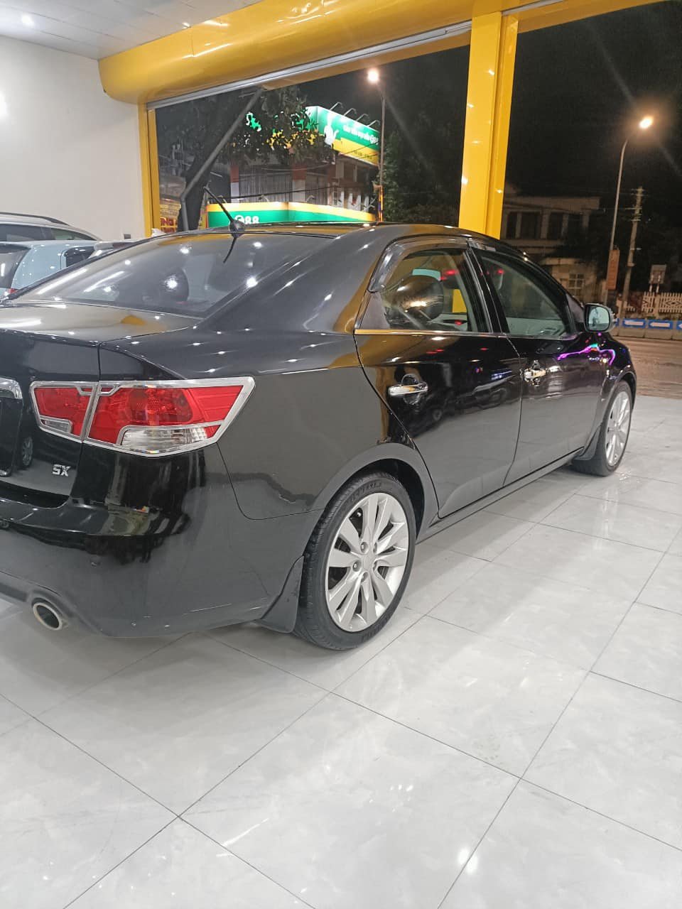 Kia Forte 2010 - Màu đen số tự động