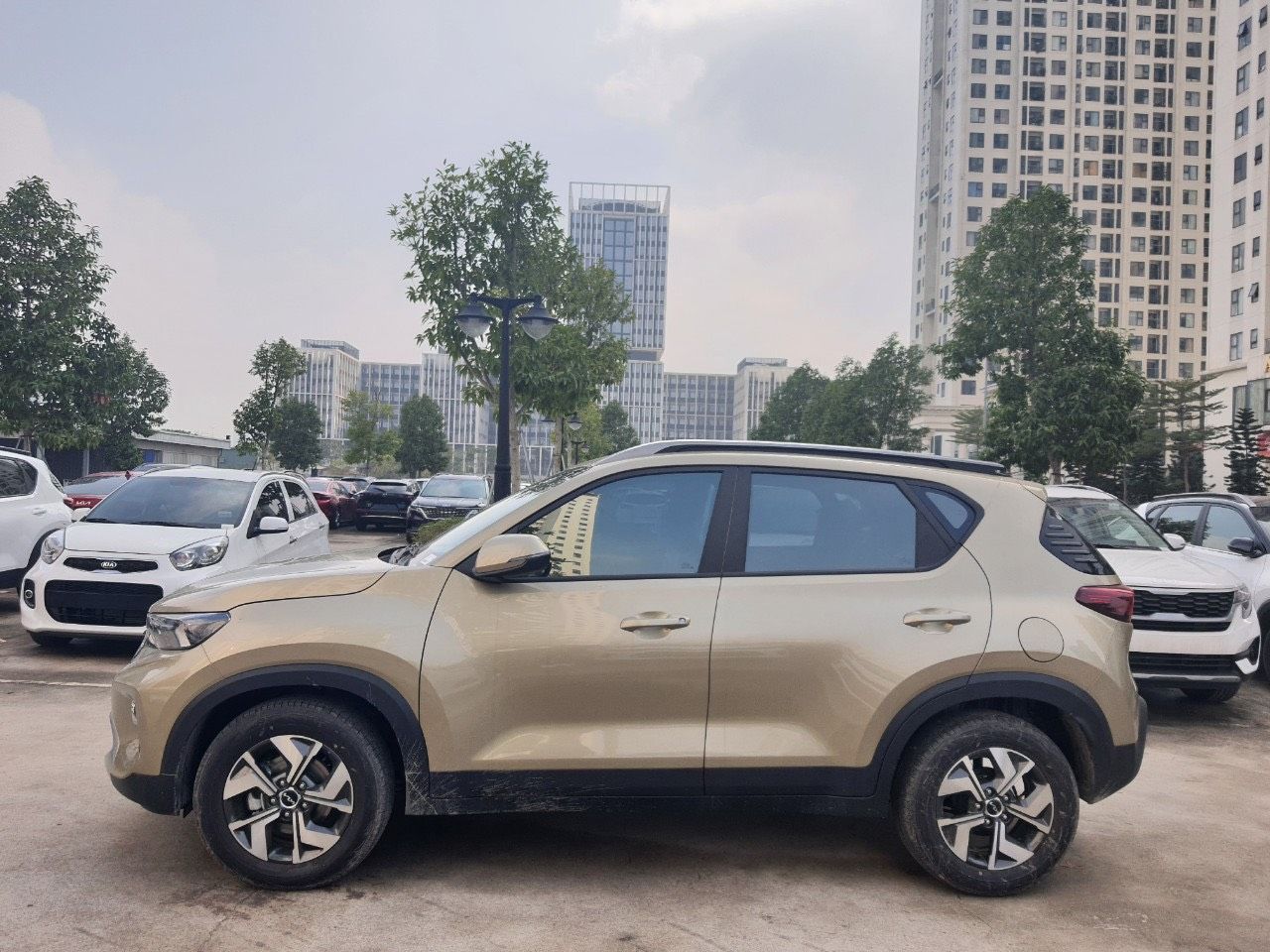 Kia Sonet 2022 - Sẵn màu vàng cát và các màu, giao ngay, nhiều quà