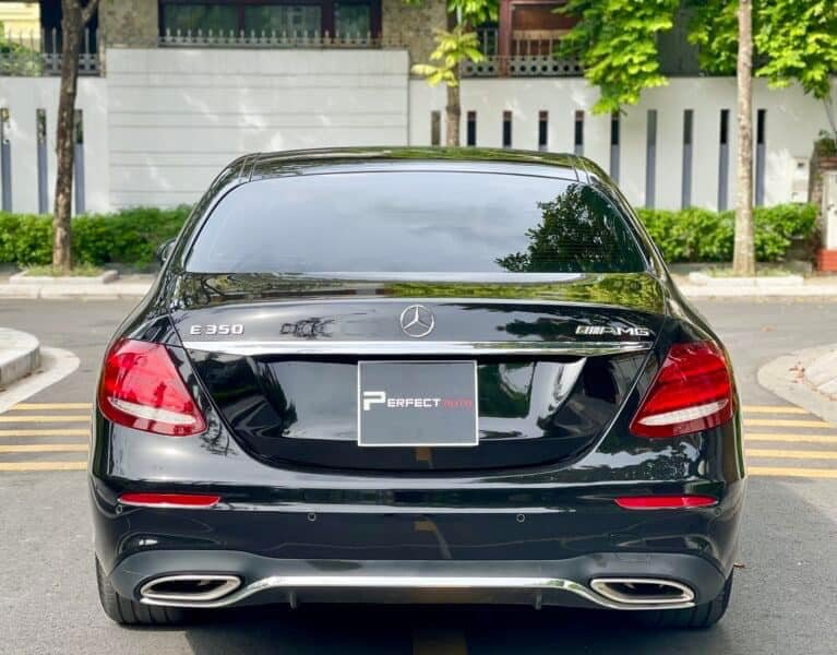 Mercedes-Benz E350 2019 - Màu đen