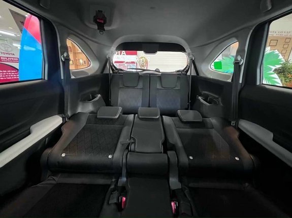 Toyota Veloz Cross 2022 - Bán xe màu đen giá hữu nghị
