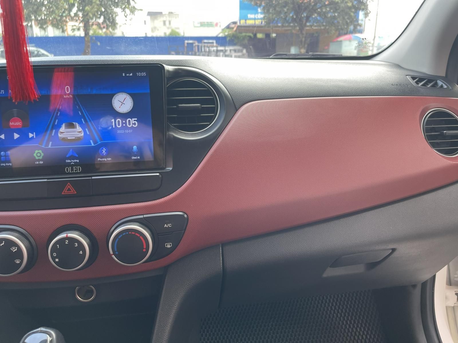 Hyundai Grand i10 2019 - Màu trắng, số tự động