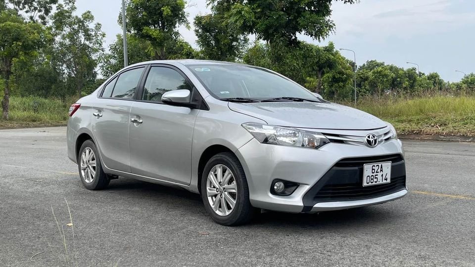 Toyota Vios 2017 - Màu bạc giá hữu nghị