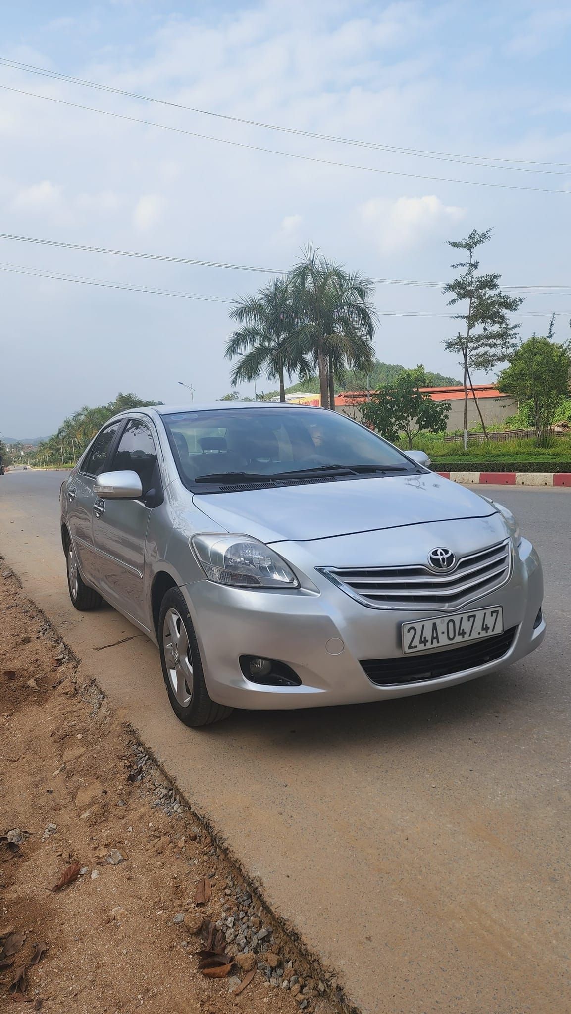 Toyota Vios 2009 - Màu bạc xe gia đình