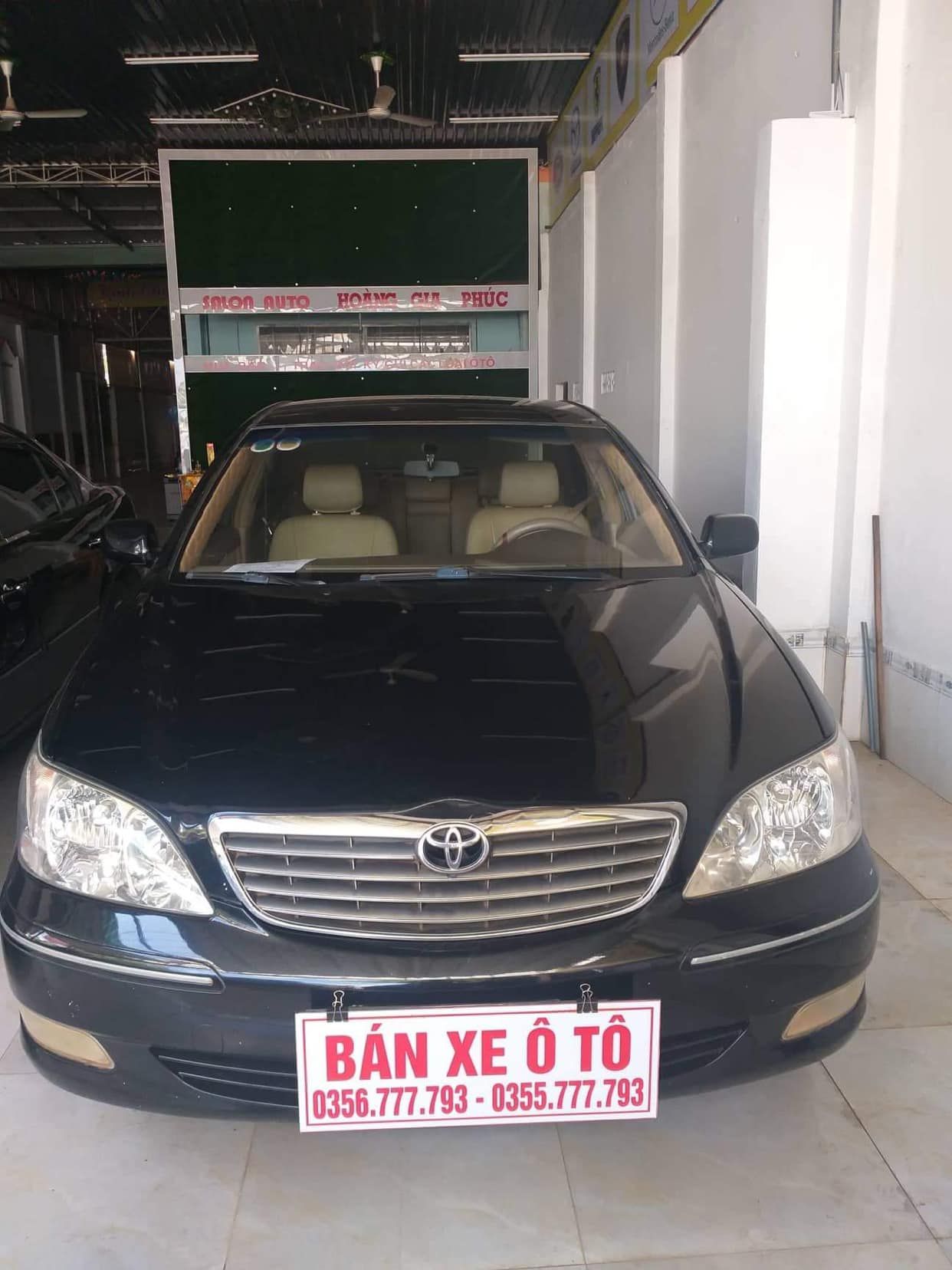 Toyota Camry 2003 - Màu đen số sàn