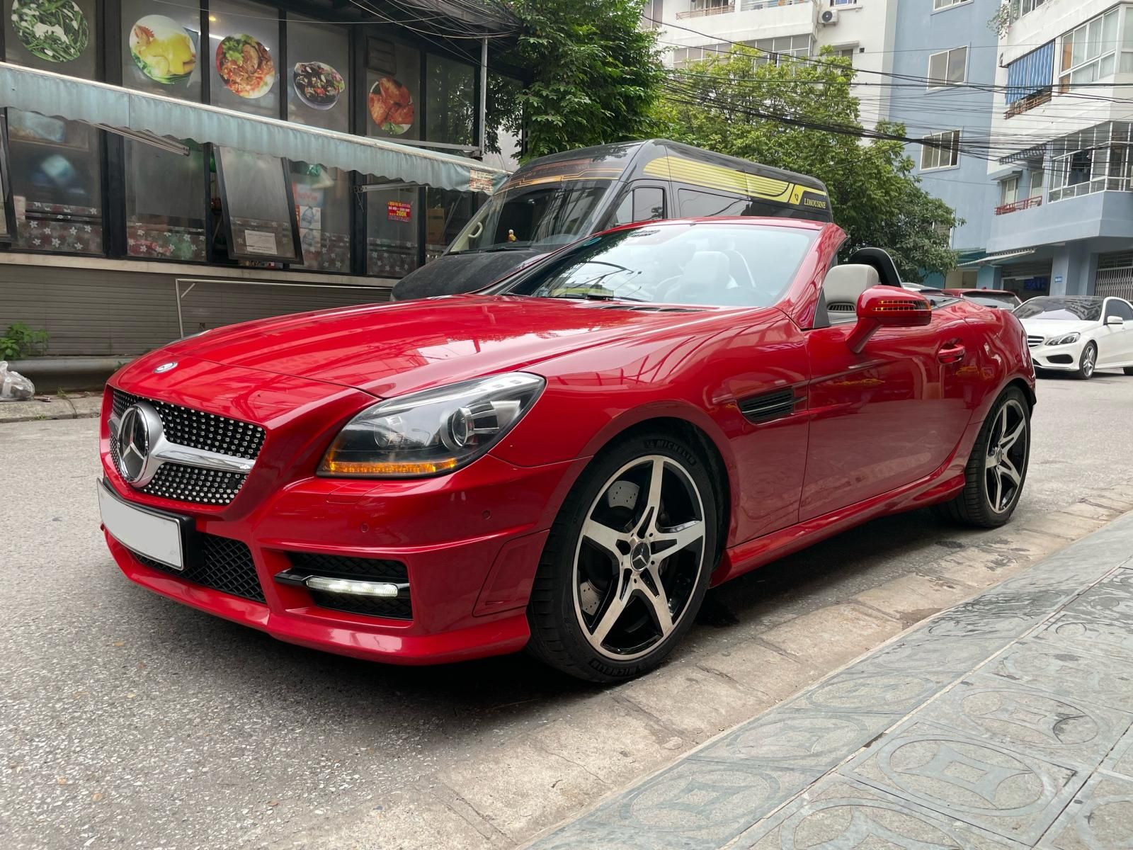 Mercedes-Benz SLK 350 2014 - Màu đỏ, tên tư nhân