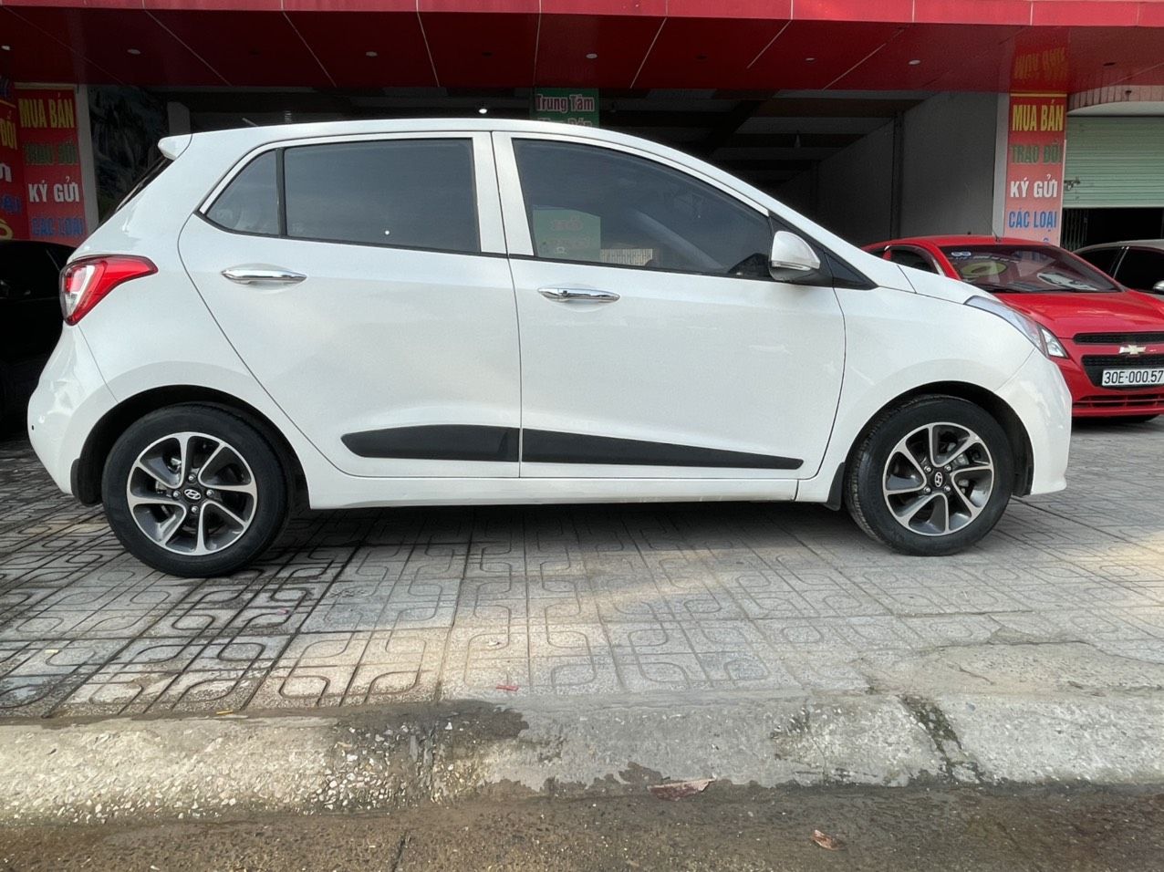 Hyundai Grand i10 2019 - Màu trắng, số tự động