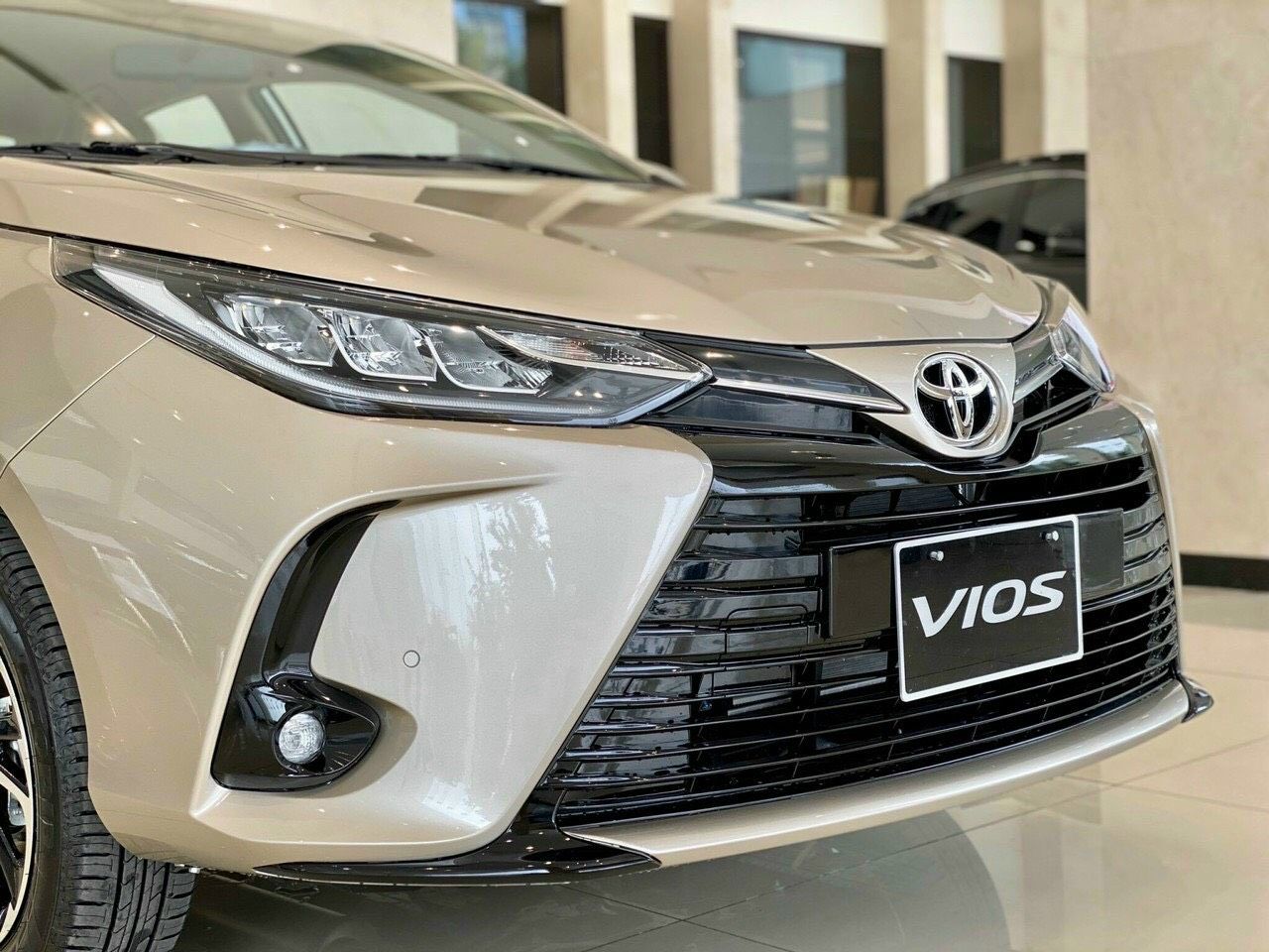 Toyota Vios 2022 - Chỉ 100tr nhận xe, tặng tiền mặt lớn, tặng phụ kiện, BHTV, camera hành trình, dán kính, tư vấn phong thủy xe, xử lý nợ xấu