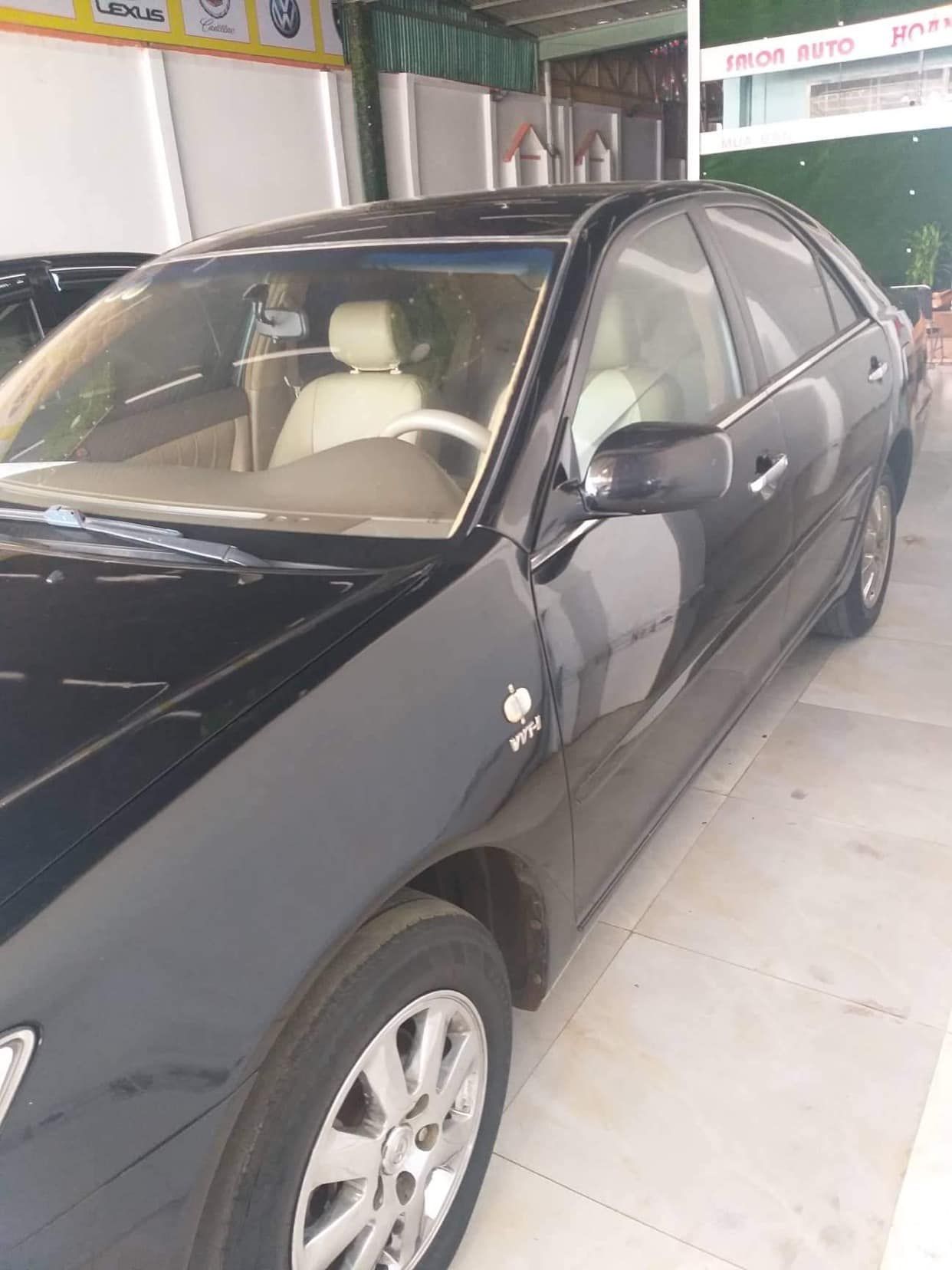 Toyota Camry 2003 - Màu đen số sàn