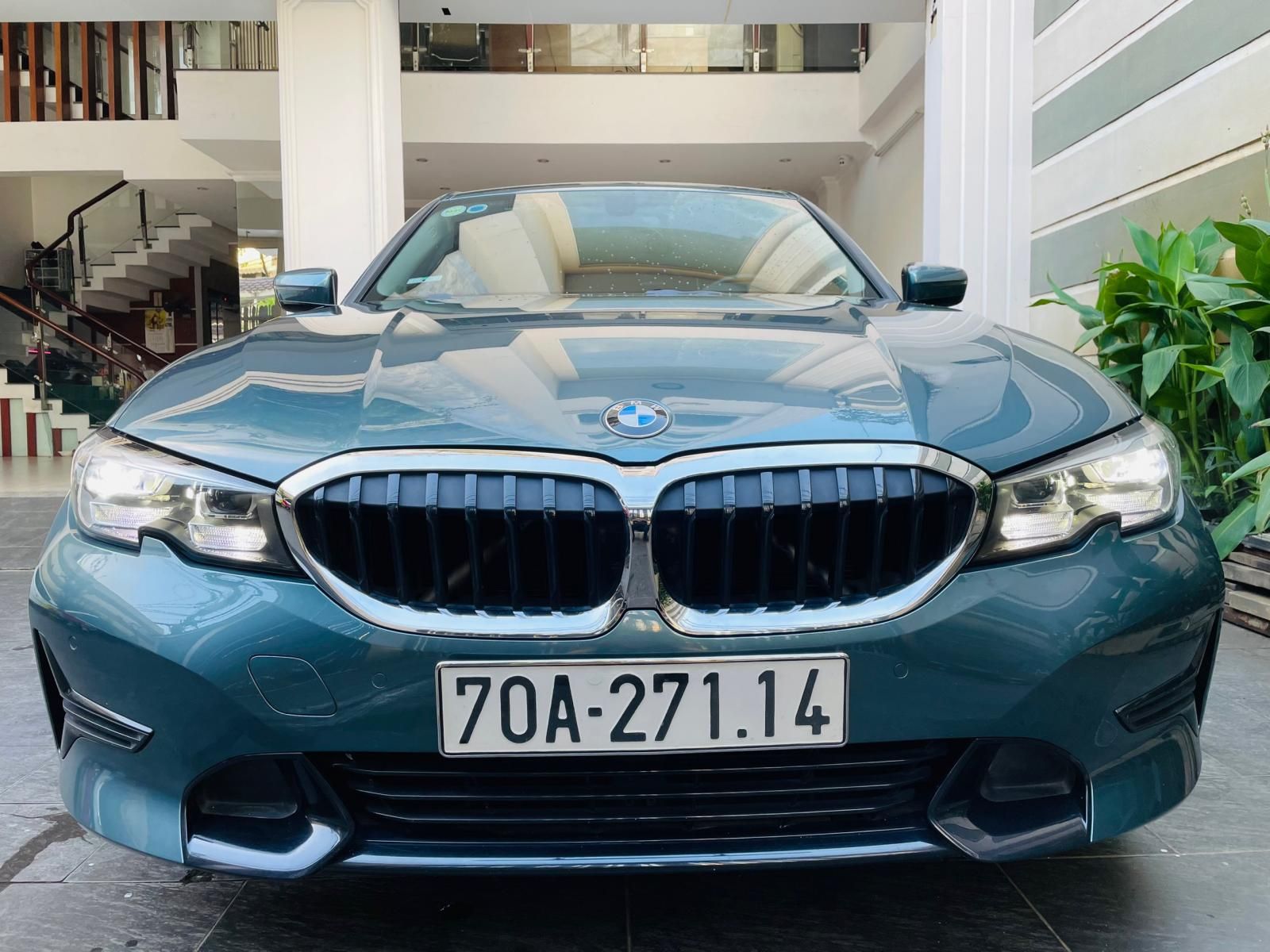 BMW 320i 2019 - Xe lướt 23.000km, bao check hãng