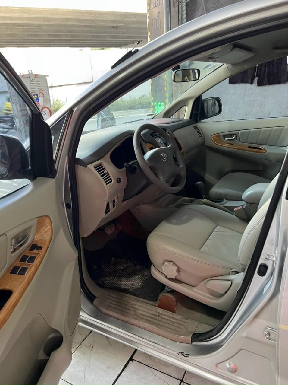 Toyota Innova 2009 - Toyota Innova 2009 số tự động