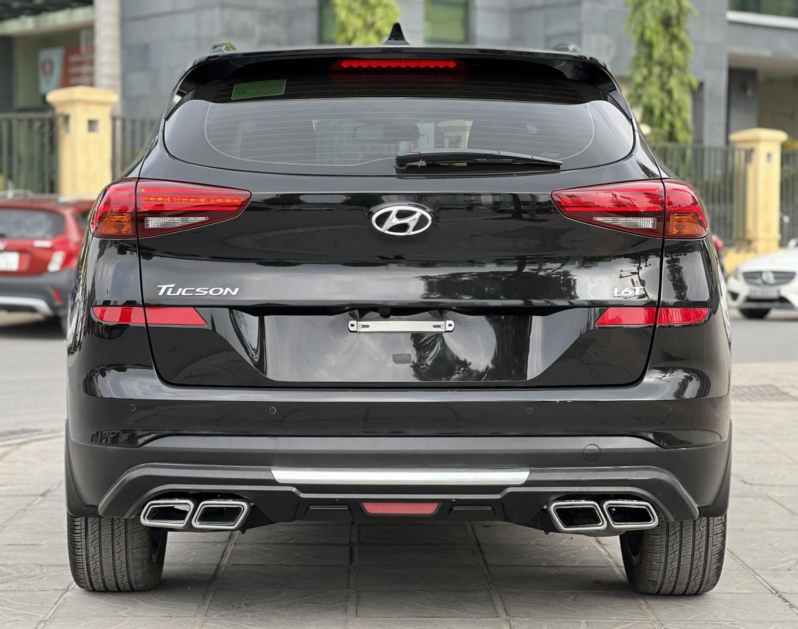 Hyundai Tucson 2020 - Màu đen, nội thất kem