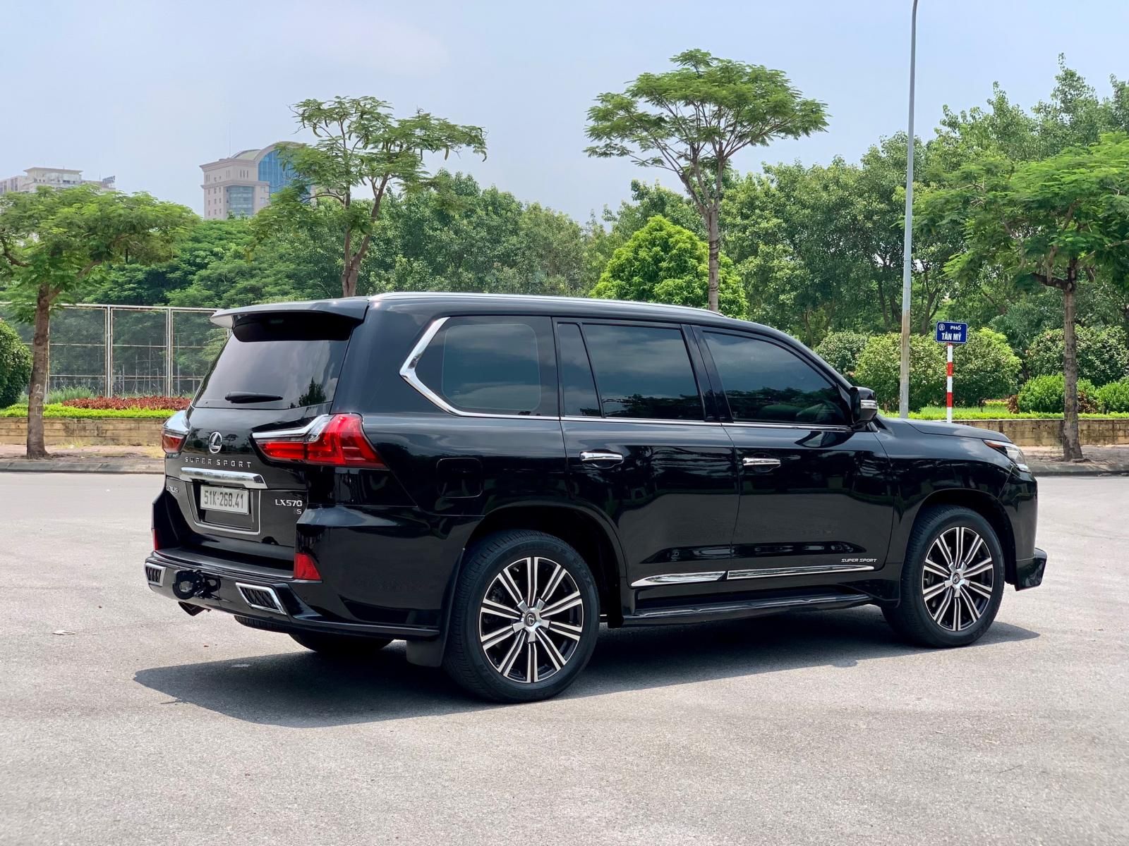 Lexus LX 570 2019 - Cần bán gấp xe tên cá nhân