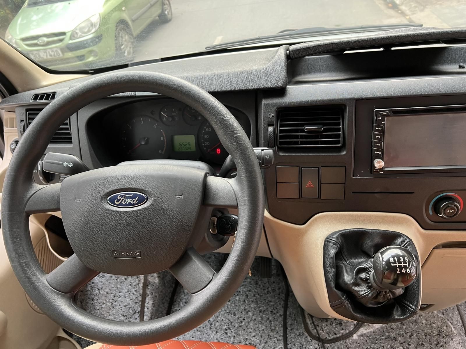 Ford Transit 2016 - Màu bạc