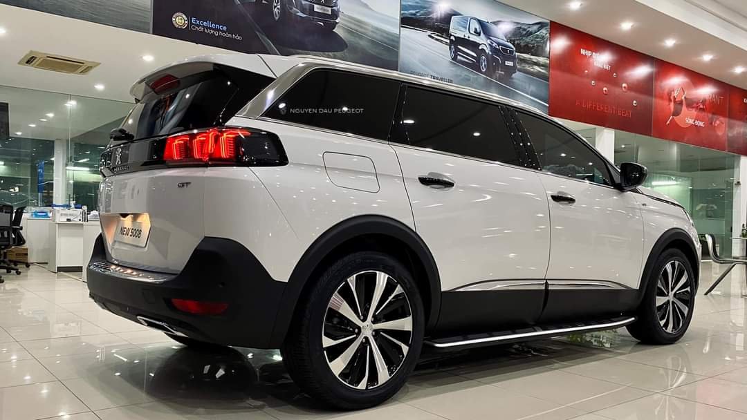 Peugeot 5008 2022 - Xe màu trắng sang trọng, tặng 1 BHVC 1 năm